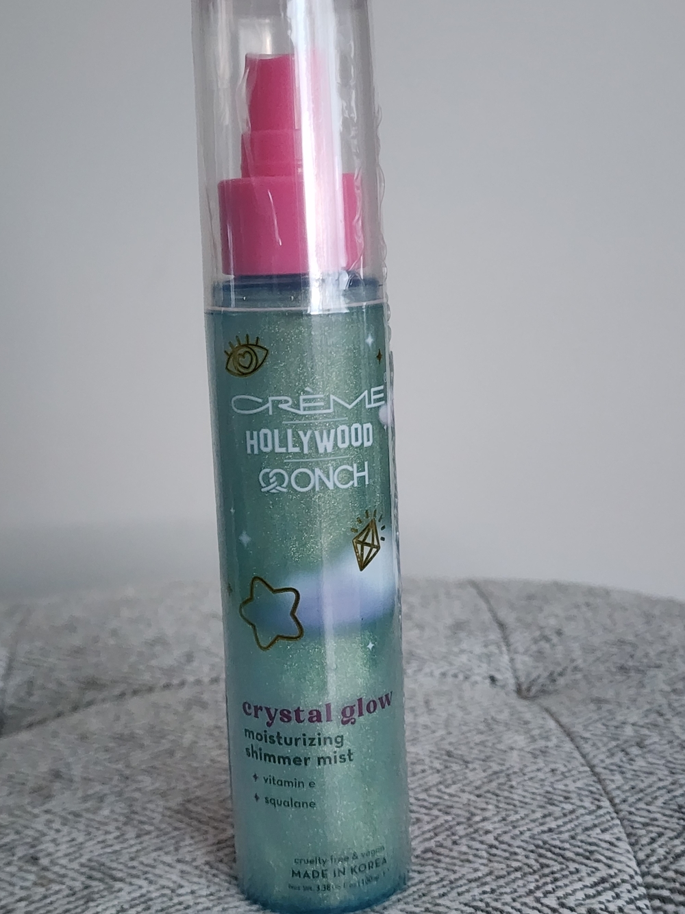 Crème Hollywood Conch Crystal Glow Moisturizing Shimmer Mist - Green